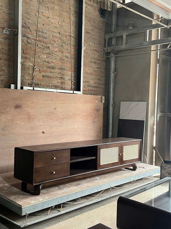 Kệ tivi gỗ sồi cánh mây hiện đại DC16
