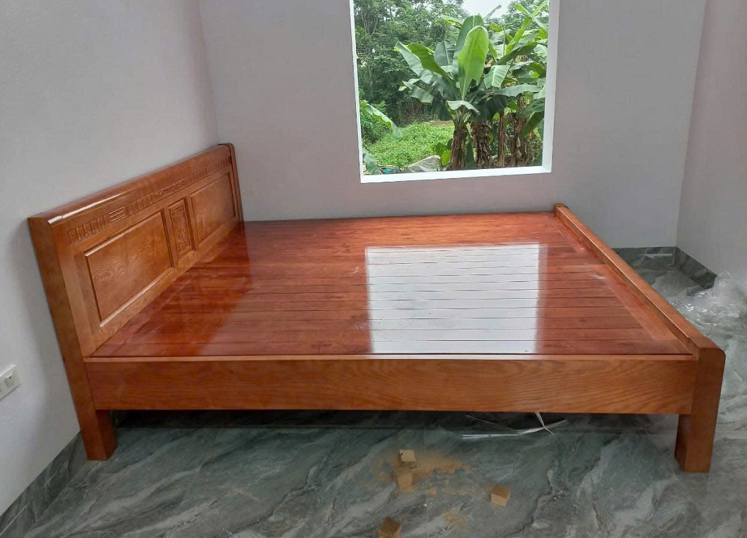 Giường ngủ gỗ sồi 1m8 dát phản GN169