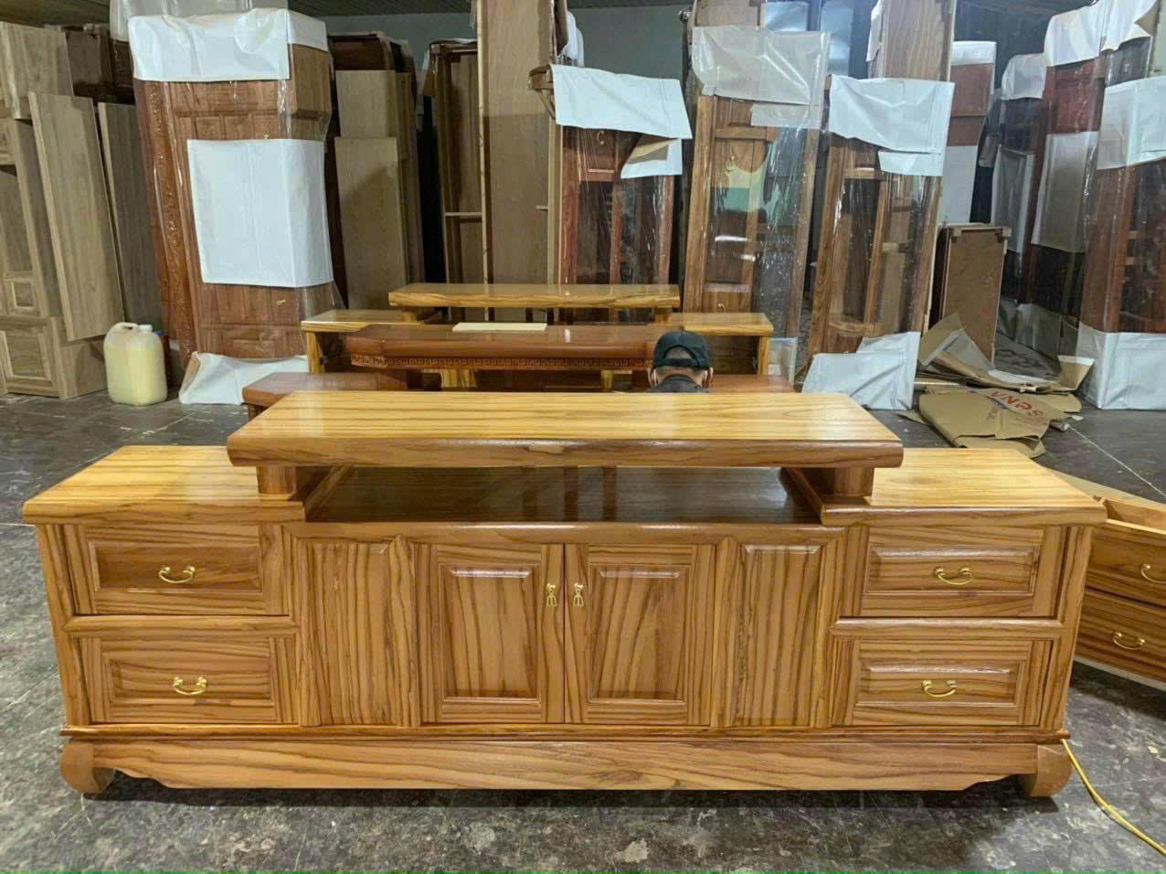 Kệ tivi gỗ hương 2m2 KTV140